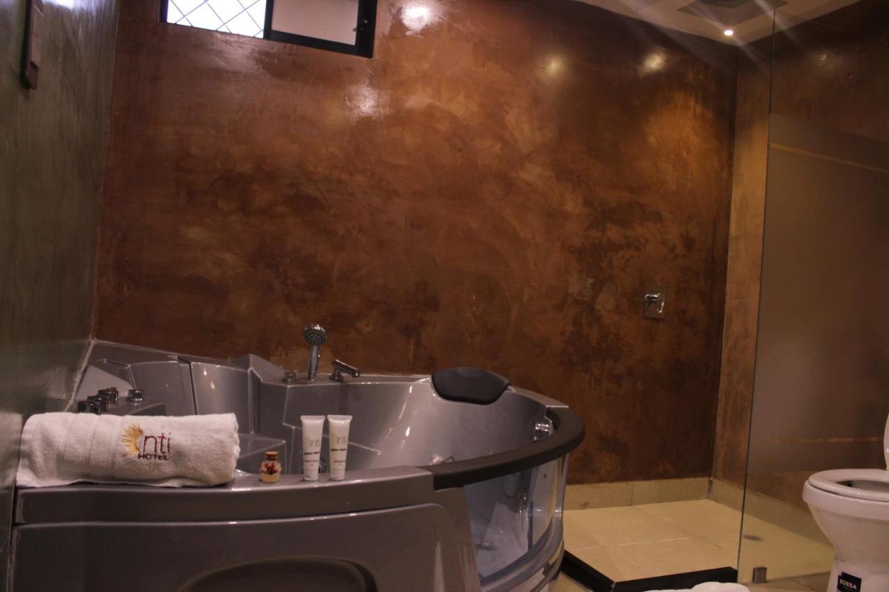 Hotel Inti キト エクステリア 写真