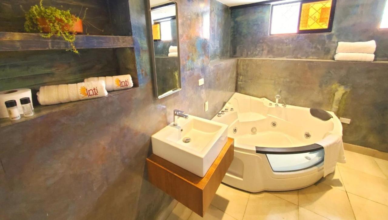 Hotel Inti キト エクステリア 写真